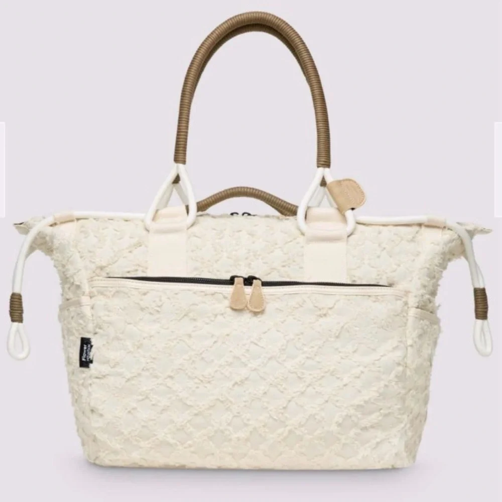 NWT Flower Mountain WEEKEND BAG
Handbag - Off white - Picture 1 of 11